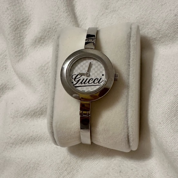 GUCCI- Ladies watch - Picture 12 of 16
